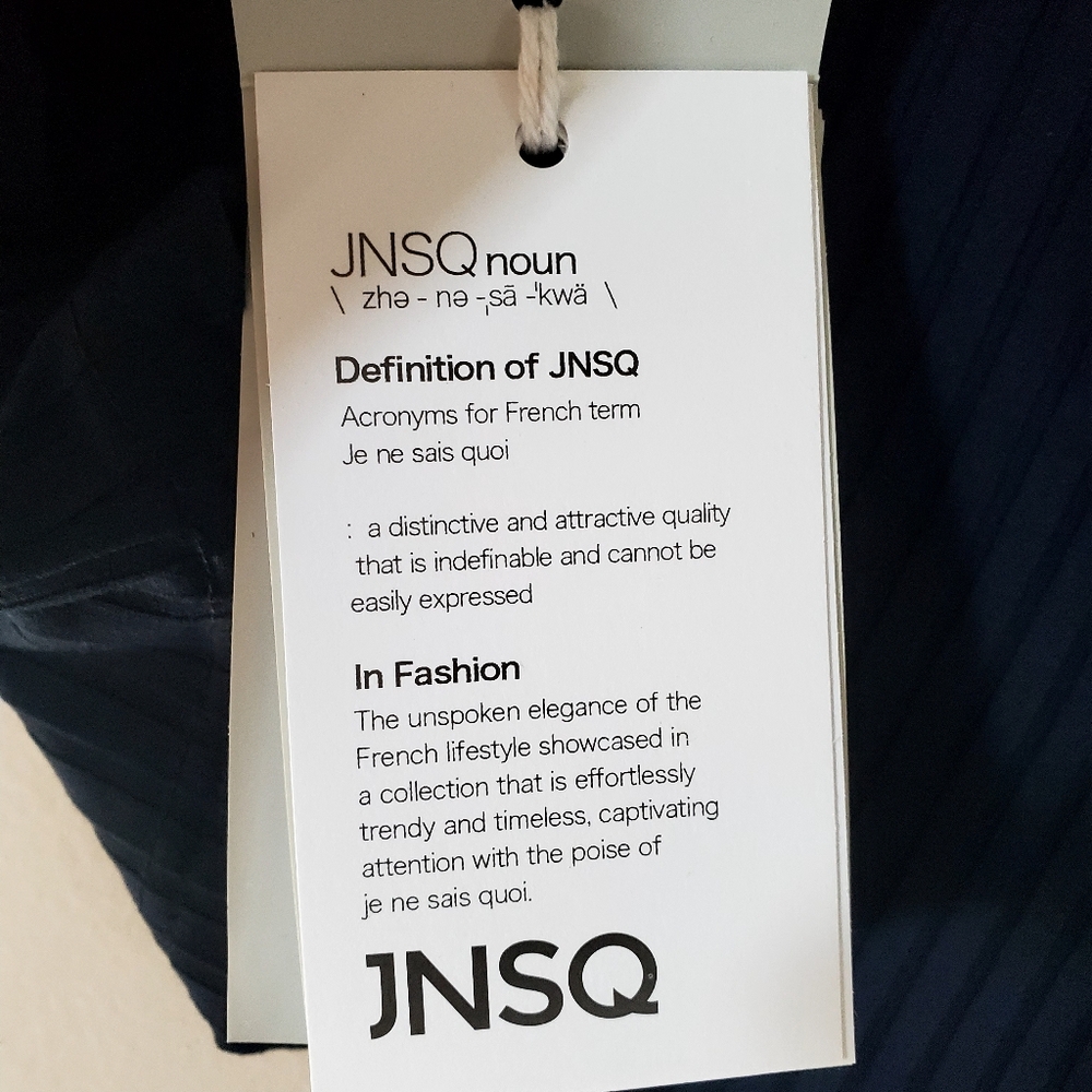 JNSQ Button Front Collar Neck Solid Navy Tee Size… - image 5